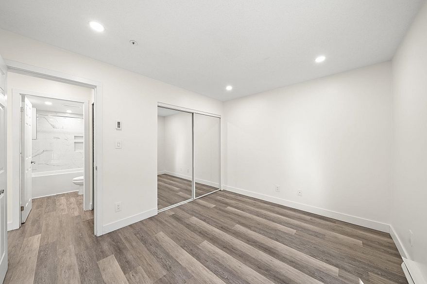 103 2212 Oxford Street