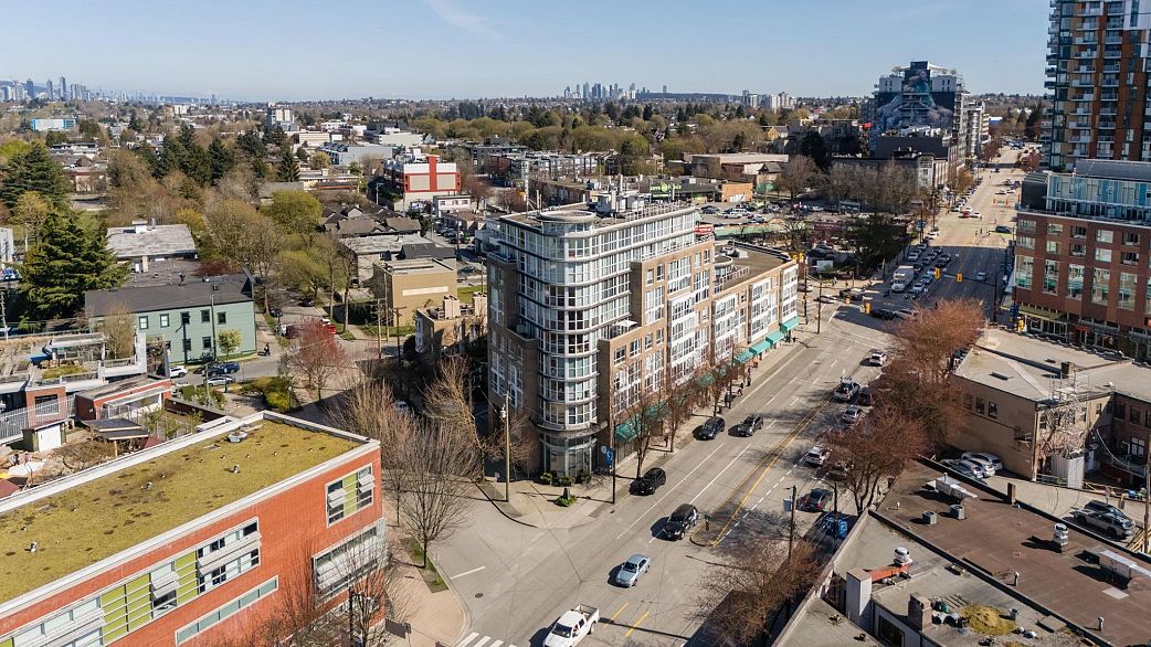 219 288 E 8th Avenue