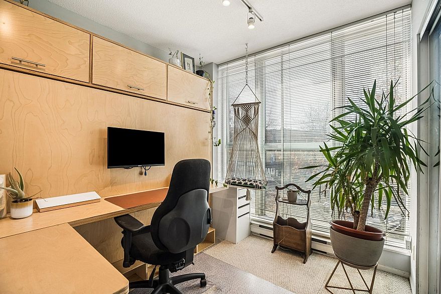 219 288 E 8th Avenue