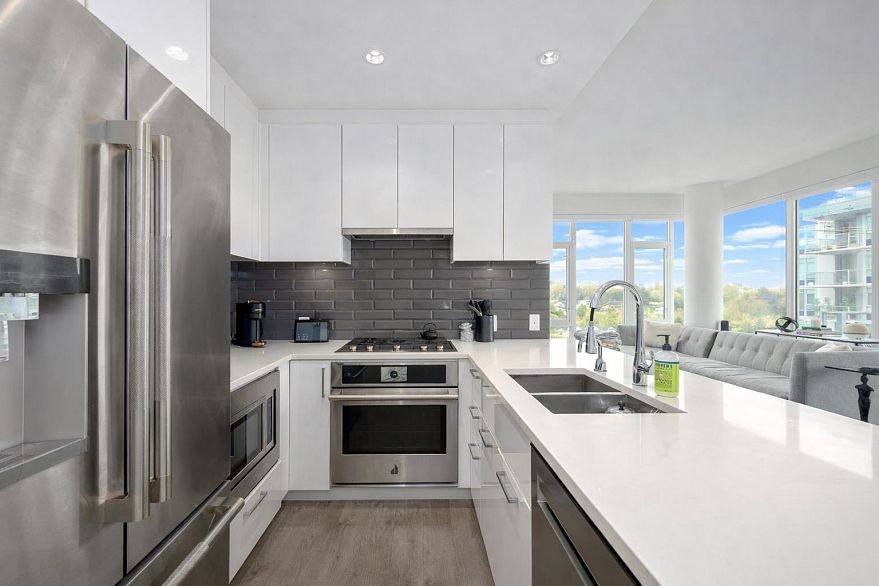 1601 8533 River District Crossing