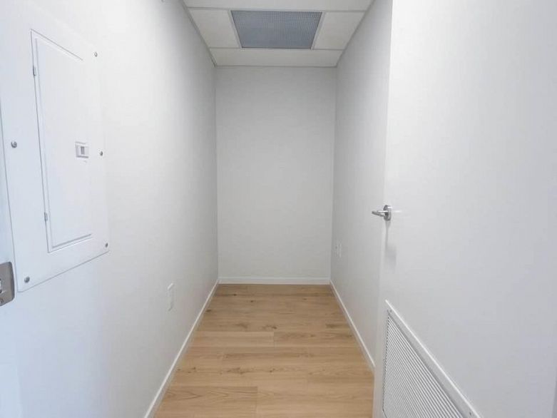 261 5189 Earles Street