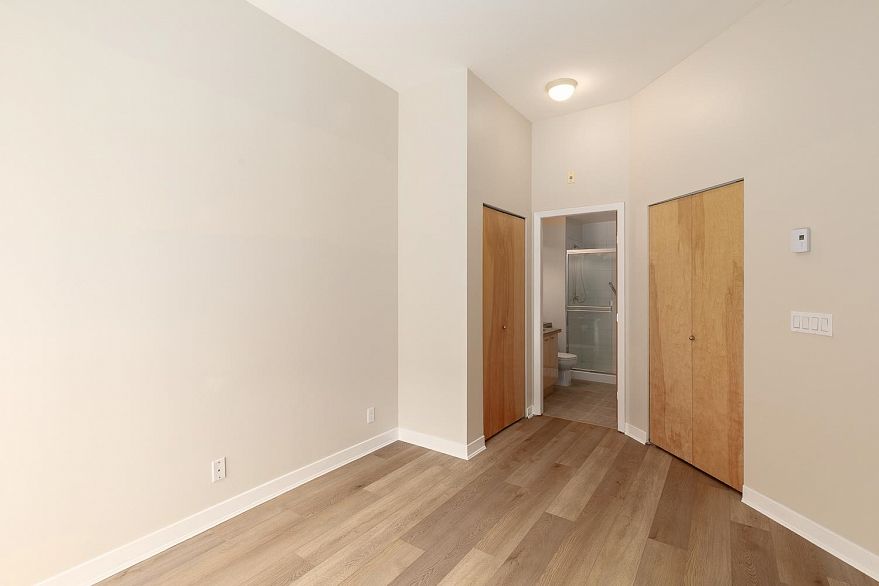 102 2228 Marstrand Avenue