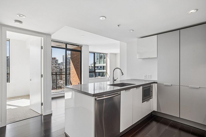 2203 788 Richards Street