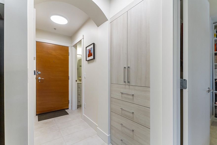 204 1868 W 5th Avenue