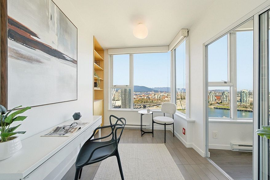 3302 33 Smithe Street