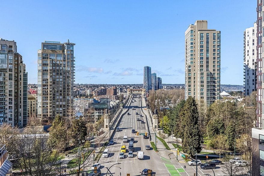 411 1330 Burrard Street