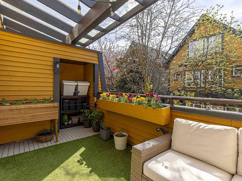 1065 E Pender Street