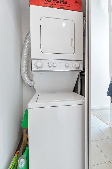 805 939 Homer Street