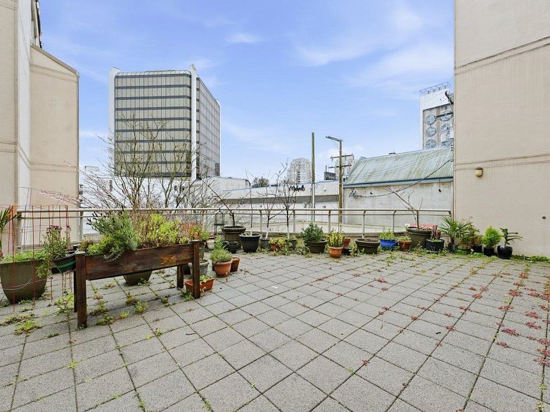 205 2438 Heather Street