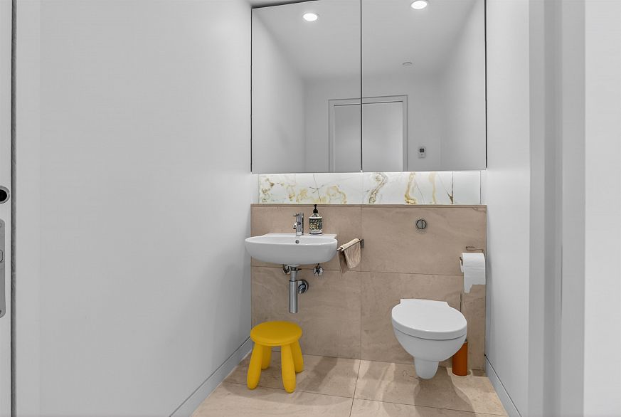 3502 838 W Hastings Street