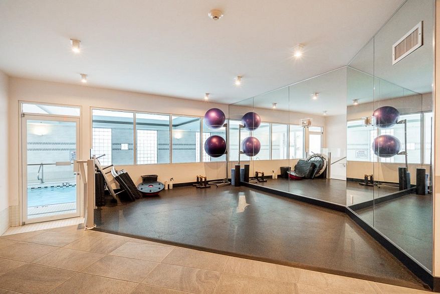 402 1323 Homer Street