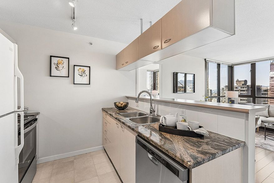 1907 1331 Alberni Street