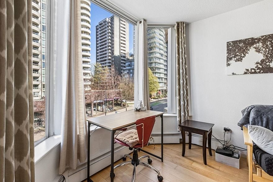 411 1330 Burrard Street