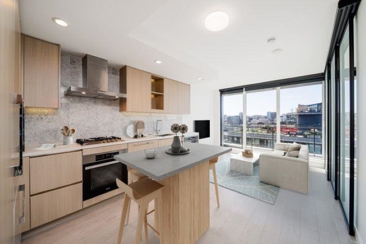 1305 1768 Cook Street