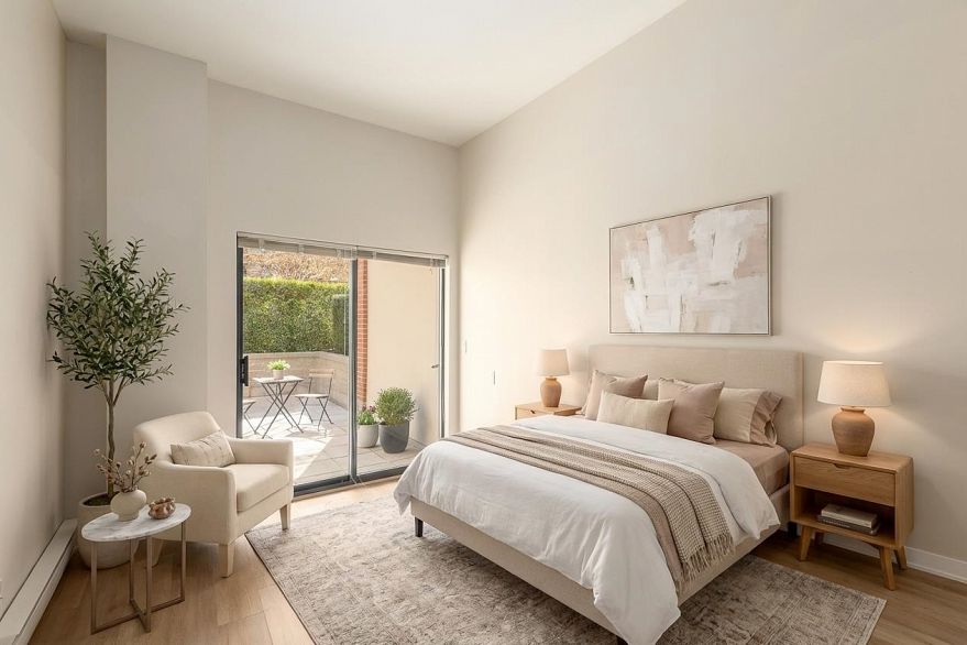 102 2228 Marstrand Avenue