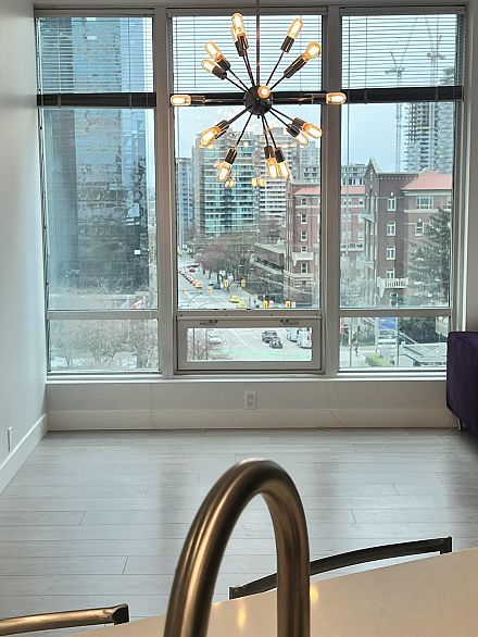 607 989 Nelson Street