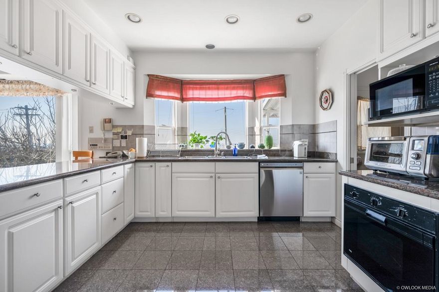 2154 Burquitlam Drive