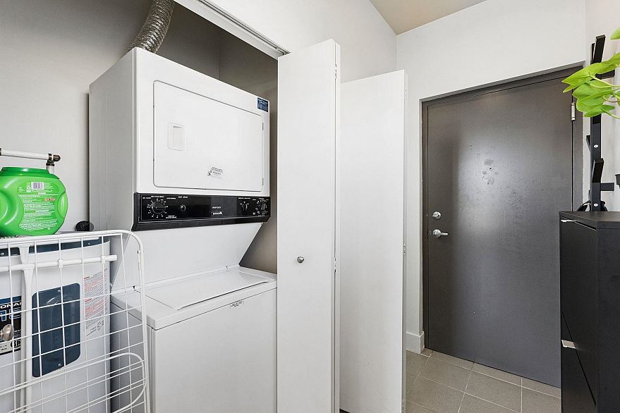 PH4 2088 W 11th Avenue