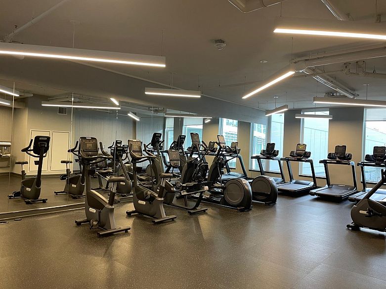 426 3438 Sawmill Crescent