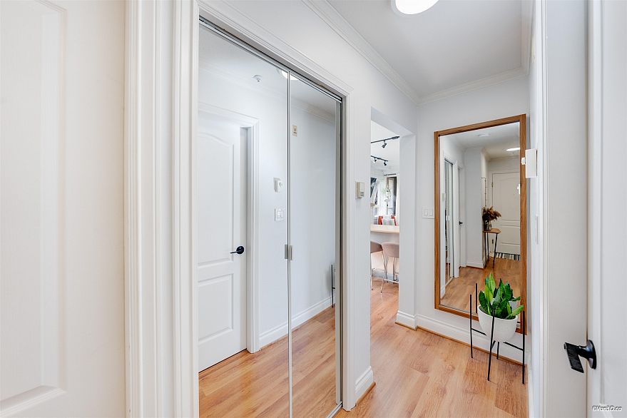 202 2036 York Avenue