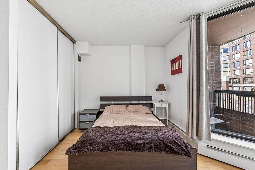 411 1330 Burrard Street