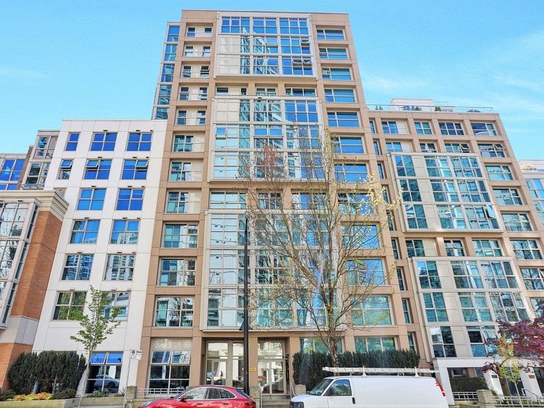 802 1318 Homer Street