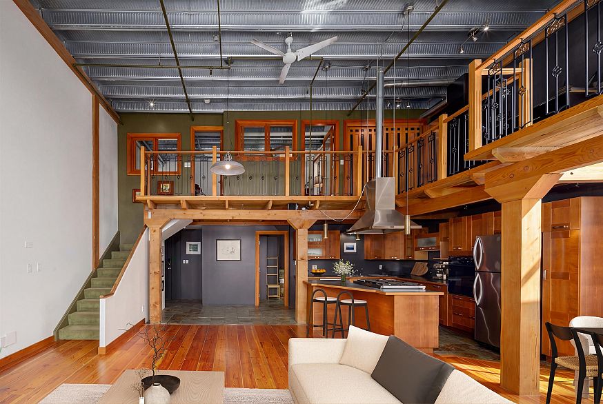 211 1220 E Pender Street