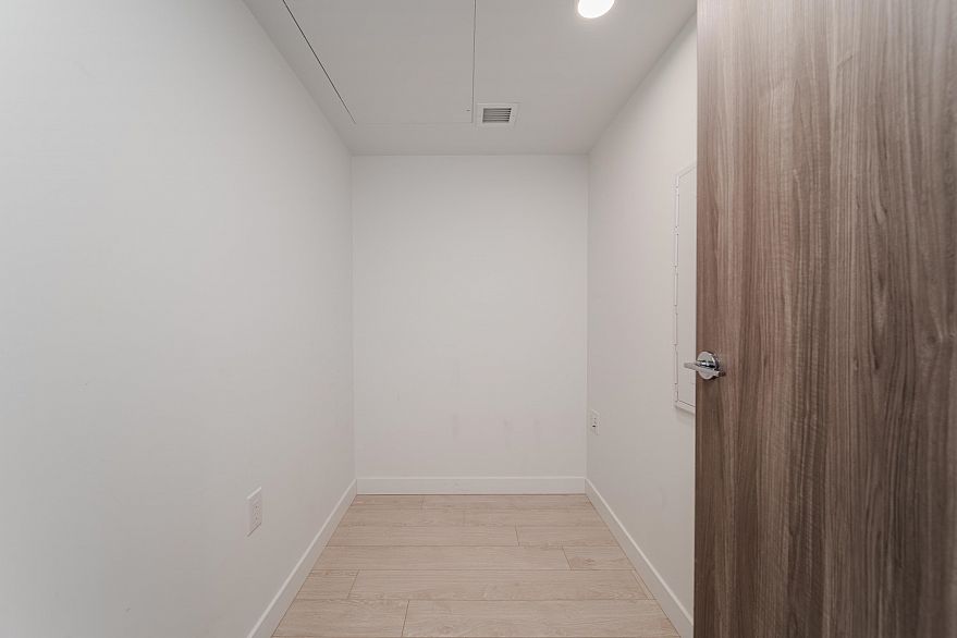 1305 1768 Cook Street