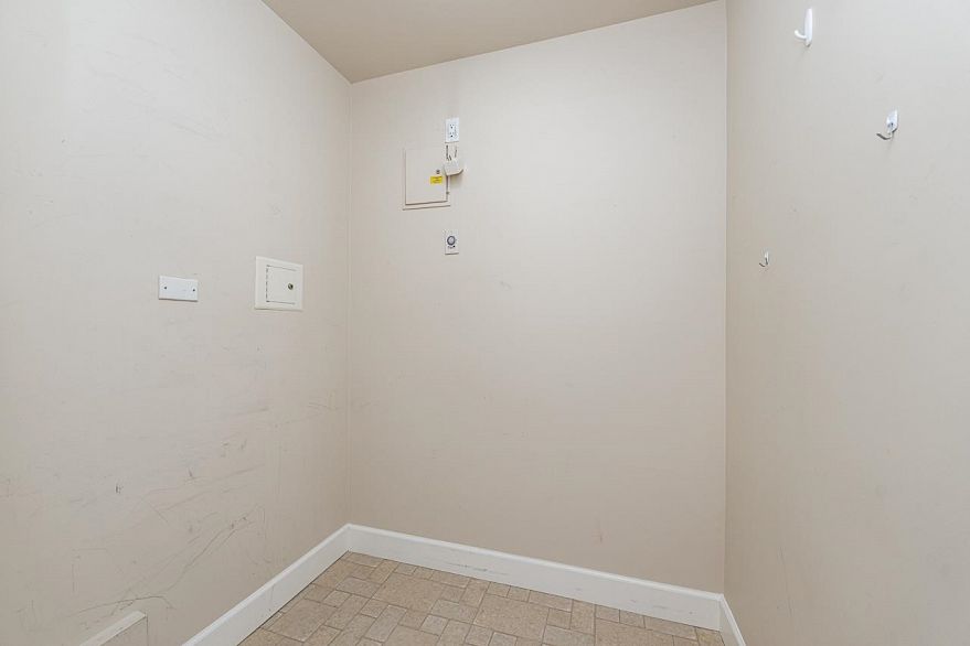 203 2103 W 45th Avenue