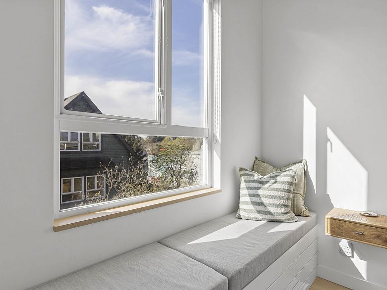 1065 E Pender Street