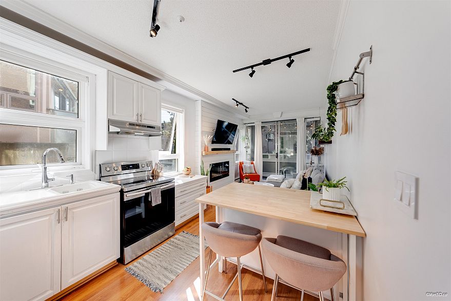 202 2036 York Avenue