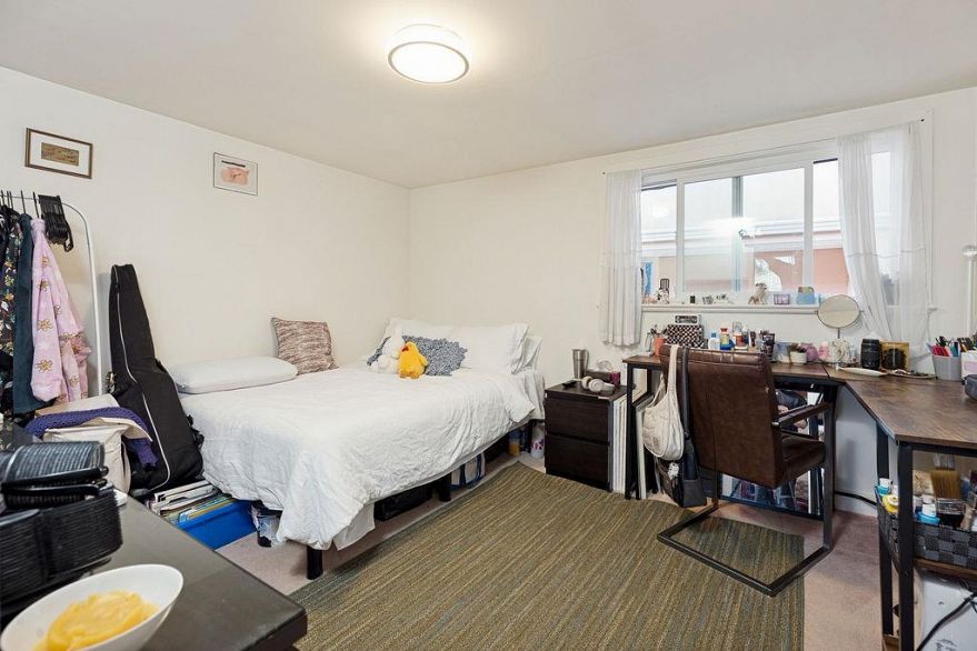 3708 Dumfries Street