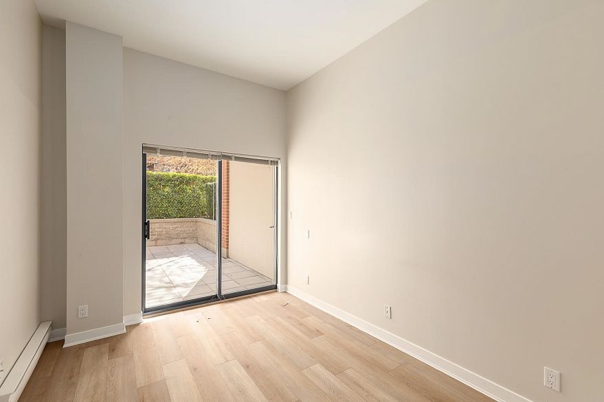 102 2228 Marstrand Avenue