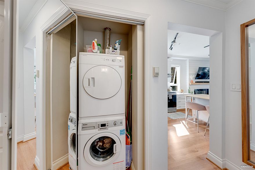 202 2036 York Avenue