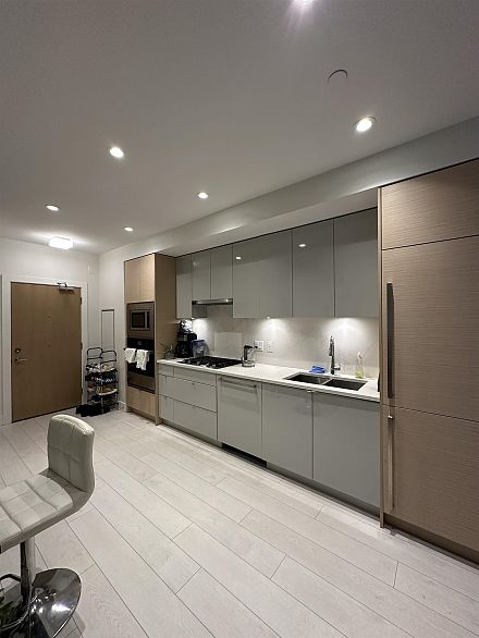 426 3438 Sawmill Crescent