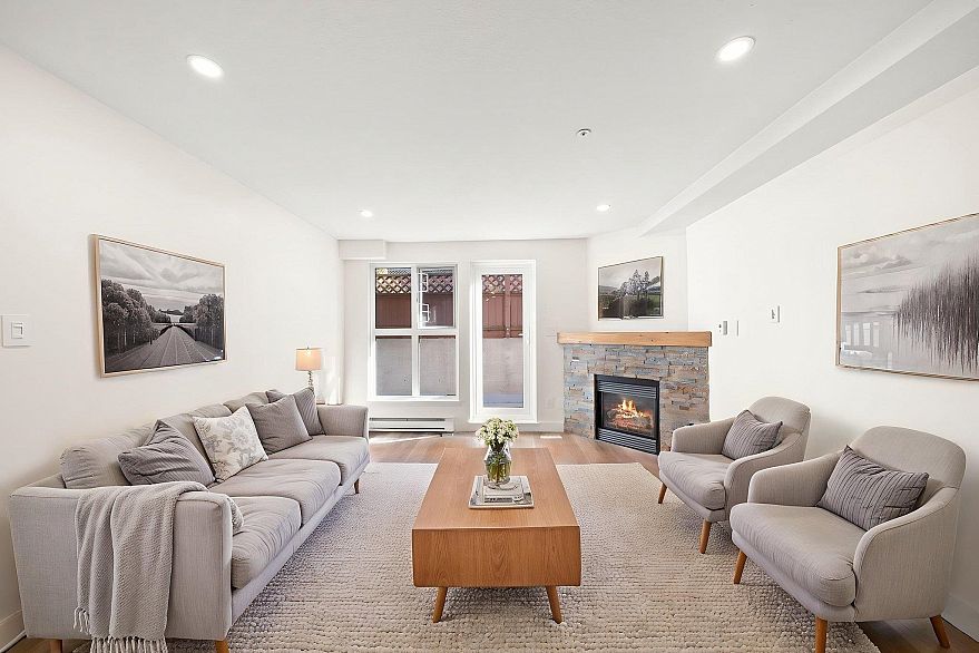 103 2212 Oxford Street