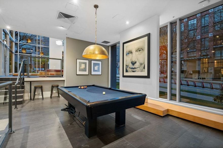 1103 1010 Richards Street