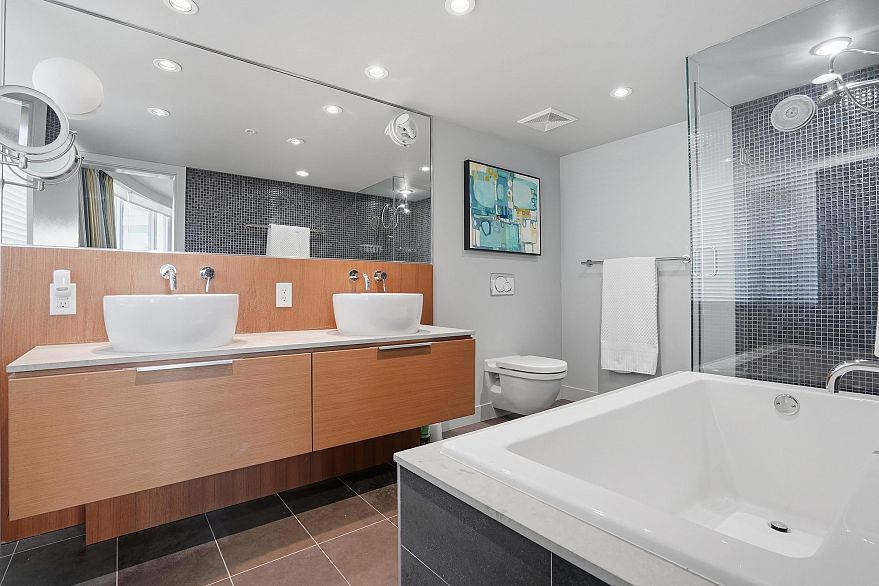 701 1762 Davie Street