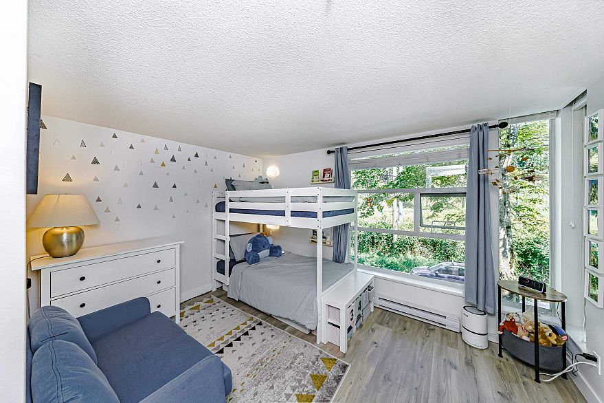 2162 E Kent Avenue South