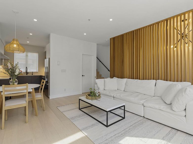 1065 E Pender Street