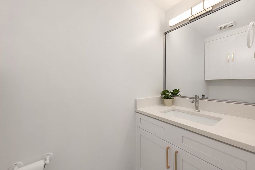 15 3428 Adanac Street