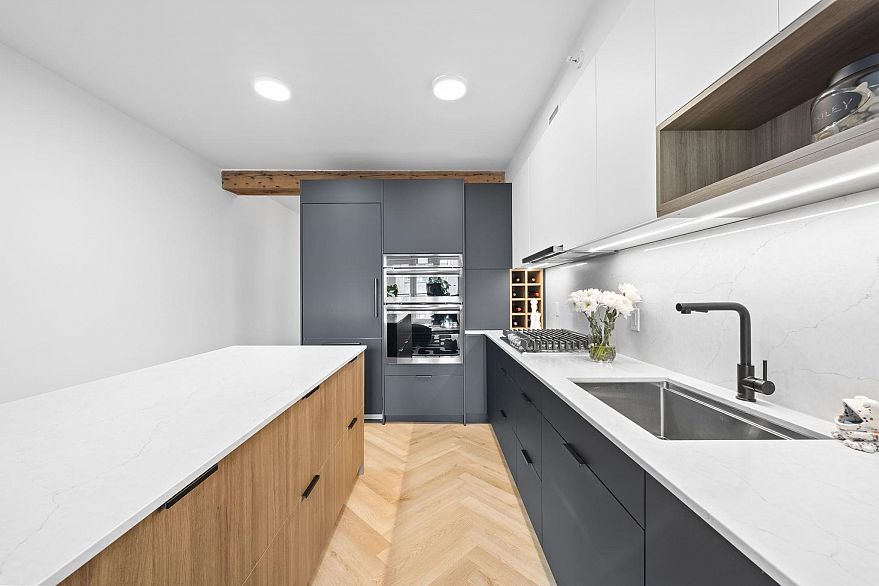 202 1275 Hamilton Street