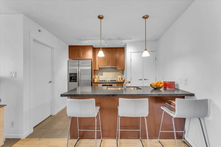 1707 1189 Melville Street