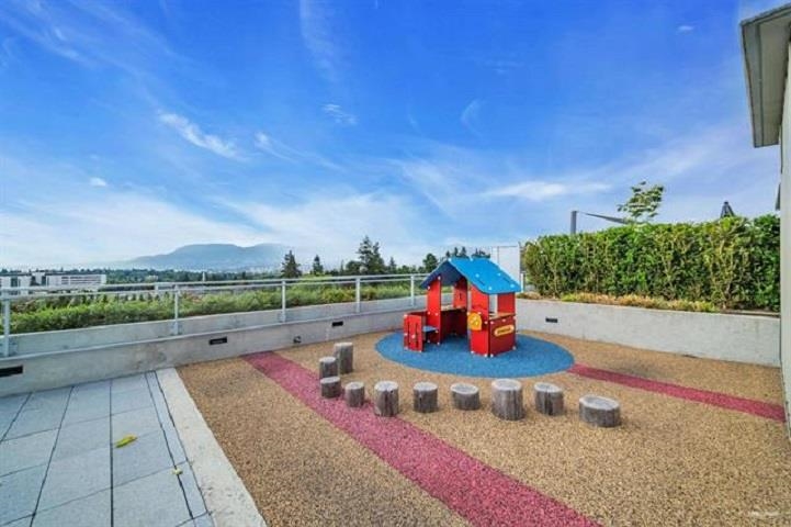 102 4988 Cambie Street