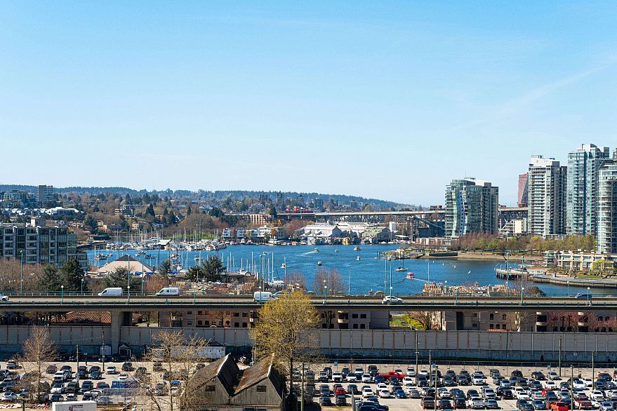 1305 1768 Cook Street