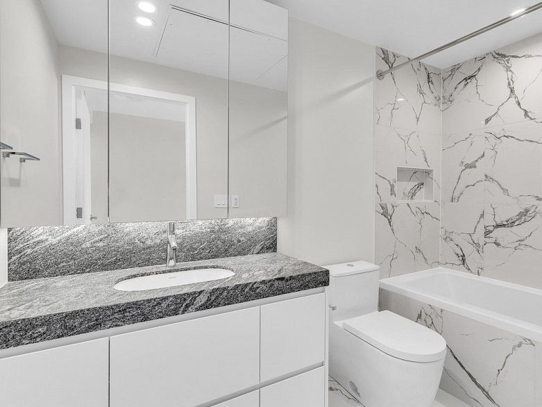 307 3668 W 10th Avenue