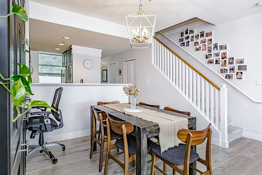 2162 E Kent Avenue South