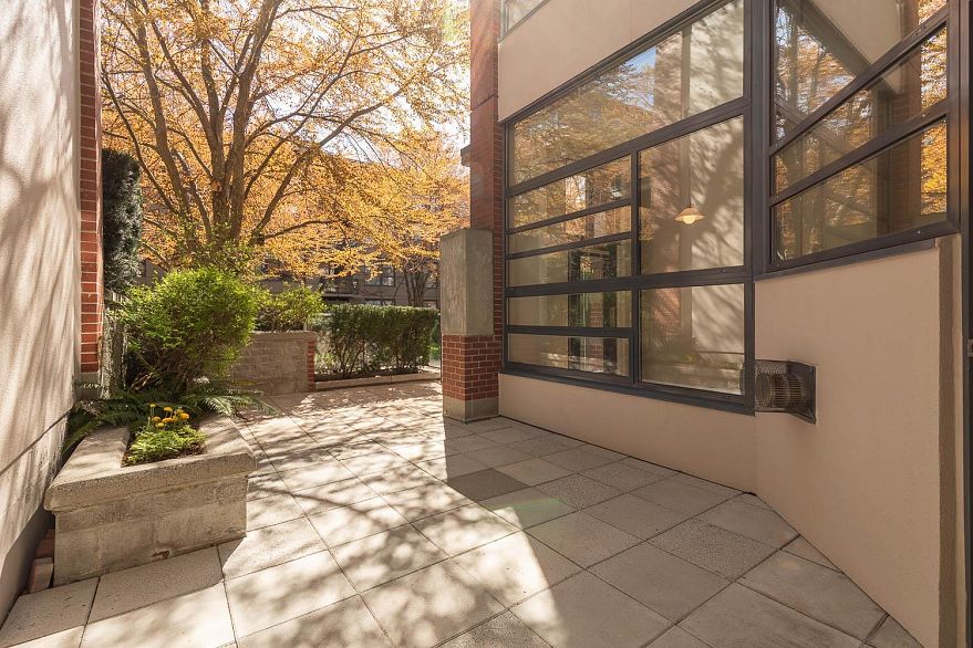 102 2228 Marstrand Avenue