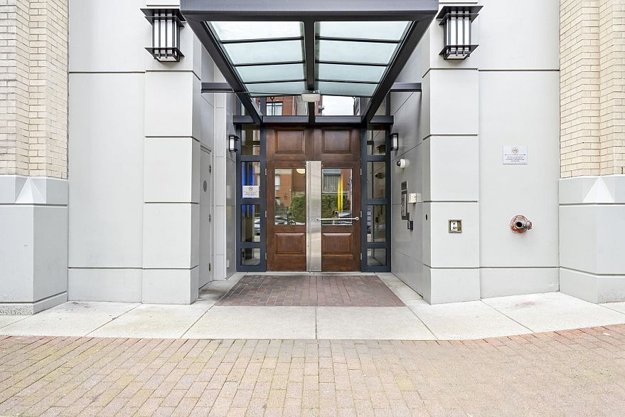 202 1275 Hamilton Street