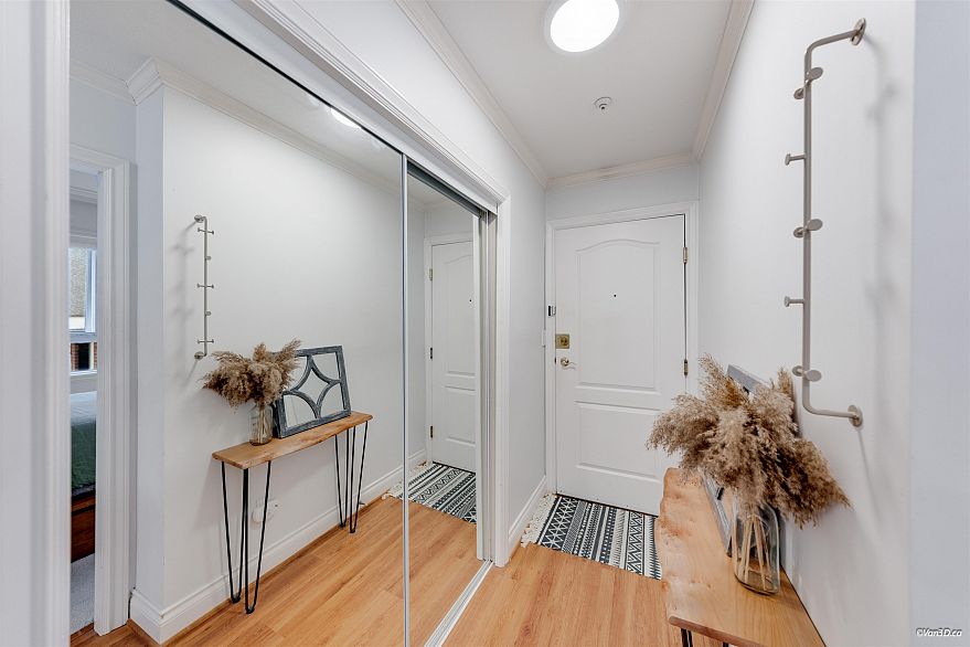 202 2036 York Avenue